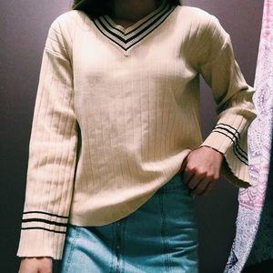V-neck long sleeve/sweater